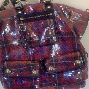 Unique, Carryon size,can be used for the beach or everyday bag